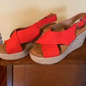DV8 Wedge Sandals from stitch fix 8.5